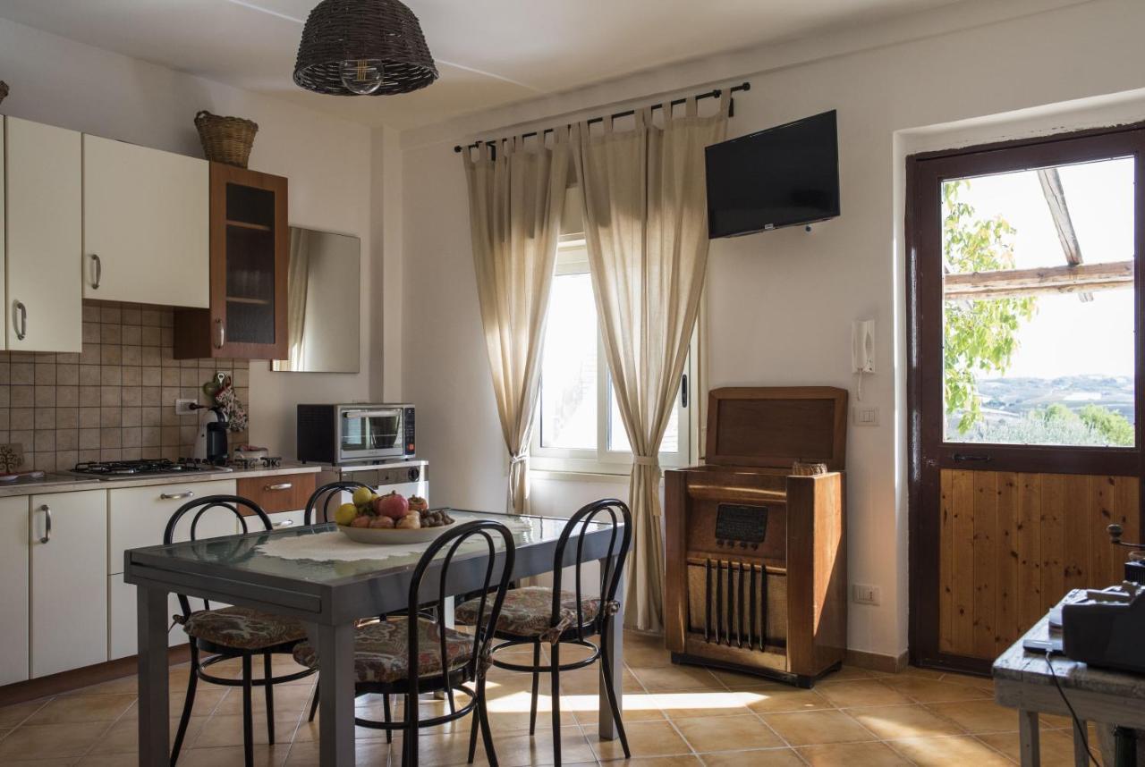 Гостевой дом Poggio Vento Country House Naro Экстерьер фото